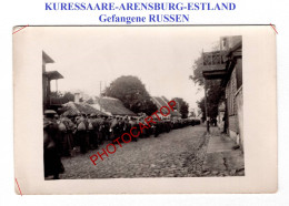 KURESSAARE-ARENSBURG-Prisonniers-Gefangene RUSSEN-CARTE PHOTO Allemande-GUERRE-14-18-1 WK-Militaria-ÖSEL-ESTLAND- - Estland