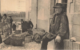 Tréboul , Près Douarnenez * La Fin Du Marché ! * Market Marchands Villageois - Tréboul