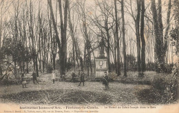 Fontenay Le Comte * école Institution Jeanne D'arc , La Statue De St Joseph Dans Le Bois * Jeux Enfants - Fontenay Le Comte