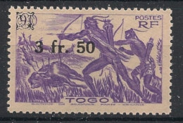 TOGO - 1944 - N°YT. 230 - Chasse à L’arc 3f50 Sur 90c Violet - Neuf GC** / MNH / Postfrisch - Unused Stamps