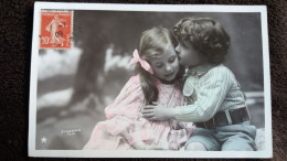 CPA FANTAISIE 2 ENFANTS GARCON FILLE BAISER TENDRESSE PHOTO STEBBING ETOILE 1908 - Scènes & Paysages