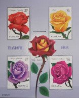 Romania 2022, Roses, MNH Unusual S/S - Nuovi