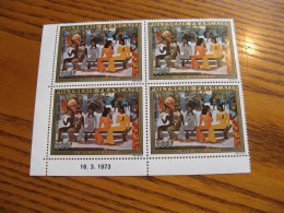 POLYNESIE YVERT POSTE AERIENNE N°  75 BLOC DE 4 CD NEUF** LUXE - MNH - COTE 128,00 E - Unused Stamps