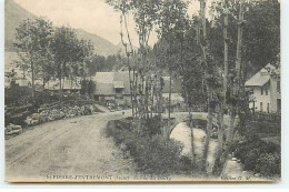 SAINT-PIERRE-D'ENTREMONT - Entrée Du Bourg - Saint-Pierre-d'Entremont