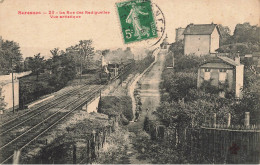 Suresnes * Train Locomotive Machine , La Rue Des Radiguelles * Ligne Chemin De Fer Hauts De Seine * Quartier Villas - Suresnes