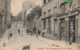 Lyon , Caluire Et Cuire * Place Bissardon Et Rue Royet * Débit De Tabac Tabacs Epicerie Mercerie * Commerce Magasin - Caluire Et Cuire