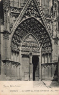 FRANCE - Auxerre - Vue Sur Le Portail Méridional De La Cathédrale - ND - Carte Postale Ancienne - Auxerre