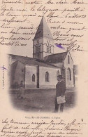 VILLARS LES DOMBES            L EGLISE     HOMME AU JOURNAL          PRECURSEUR - Villars-les-Dombes