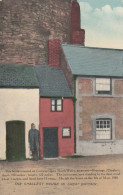 Postcard The Smallest House In Great Britain At Conwy / Conway My Ref B14873 - Caernarvonshire