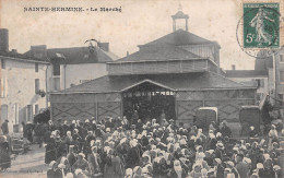 SAINTE-HERMINE (Vendée) - Le Marché - Voyagé 1910 (2 Scans) Maury, 63 Rue De Neuilly à Clichy-la-Varenne - Sainte Hermine