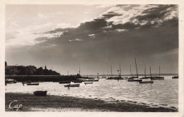 FRANCE - Arcachon - Côte D'Argent - Contre Jour Sur Le Bassin - Bateaux -  Carte Postale Ancienne - Arcachon