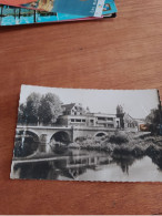 537 //  LA SUISSE NORMANDE /  PONT D'OUILLY / LE PONT SUR L'ORNE ET L'EGLISE - Pont D'Ouilly