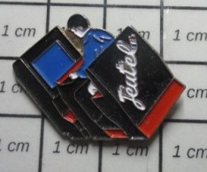 411G Pin's Pins / Beau Et Rare / JEUX / JEU D'ARCADES JEUTEL - Jeux