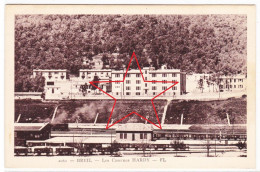 BREIL-sur-ROYA .  Les Casernes HARDY - (Gare, Train, Wagons Au Premier Plan). - Breil-sur-Roya