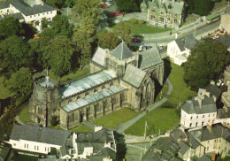 GWYNEDD, BANGOR CATHEDRAL, ARCHITECTURE, CARS, BUS, WALES, UNITED KINGDOM, POSTCARD - Gwynedd