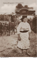 S. São João Da Madeira ( Aveiro) Vendedora De Chapéus, Hat Seller, Costumes Portugueses Portugal Vintage Photo Postcard - Aveiro