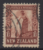 NEW ZEALAND 1935 PICTORIALS  " 1.1/2d MAORI " STAMP VFU. - Used Stamps