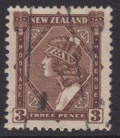 NEW ZEALAND 1935 PICTORIALS  " 3d  WAHINE " STAMP VFU. - Used Stamps