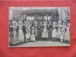 Groupe. Costume. Pont Aven   France   Ref 6332 - Europe