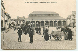 LANDIVISIAU - La Grande Place - Les Halles - Landivisiau