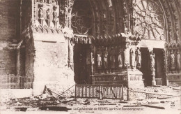 FRANCE - Reims - Vue Sur La Cathédrale Après Le Bombardement - Carte Postale Ancienne - Reims