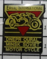 713L  Pin's Pins / Beau Et Rare / MOTOS / SIDECAR ERVAL INTERNATIONAL DNEPR OURAL MINSK SOVIET MOTOR CYCLE - Motorbikes