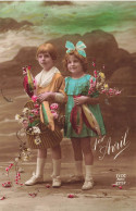 FETES - VOEUX - 1er Avril - Poisson D'avril - 1er Avril - Deux Enfants Avec Des Fleurs - Carte Postale Ancienne - 1° Aprile (pesce Di Aprile)