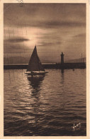 FRANCE - Cannes - Vue Sur Le Coucher De Soleil Sur Le Port - Carte Postale Ancienne - Cannes