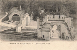 FRANCE - Château De Pierrefonds - Vue Générale - Le Parc Aux Cerfs - L L - Carte Postale Ancienne - Pierrefonds