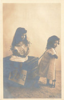 ENFANTS - Deux Sœurs Jouant Ensemble - Carte Postale Ancienne - Portraits