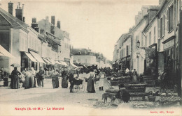 Nangis * Le Marché * Market * Landau Poussette Pram Kinderwagen * Villageois - Nangis