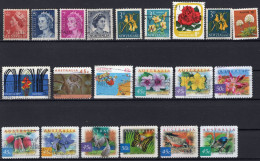 BELL'INSIEME DI VENTISETTE VALORI DELL'AUSTRALIA USATI CON DIVERSI ANNULLI ED ALCUNI NUOVI - Used Stamps