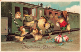 Poussins Humanisés * CPA Illustrateur Gaufrée Embossed * Train Gare Wagons Poussin Oeufs Eggs * Joyeuses Pâques - Easter