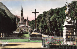 FRANCE - Lourdes - St Michel, La Croix Des Bretons, La Basilique - Carte Postale Ancienne - Lourdes