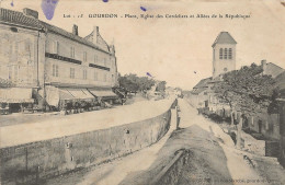 CPA GOURDON - PLACE EGLISE DES CORDELIERS ET ALLEES DE LA REPUBLIQUE - Gourdon