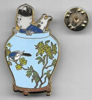 GROS PIN'S TINTIN ET MILOU LOTUS BLEU.  HERGE. 4,5 CM X 2,6 CM. VARIANTE 2 FLEURS VERTES. ETAT DE NEUF - Comics