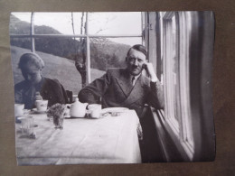 Hitler, Private Life... 18x24 Cm Reproduction Found In A Journalist's Archive * Ref. 019 - Guerre, Militaire