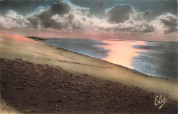 FRANCE - Bassin D'Arcachon - Le Pyla - Coucher De Soleil Sur La Grande Dune Et Sur Le Bassin - Carte Postale - Arcachon