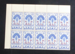 MADAGASCAR - 1945 - N°YT. 297 - Ravenala 15f Sur 2f50 - Bloc De 10 Bord De Feuille - Neuf Luxe** / MNH - Unused Stamps