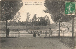 Bray Sur Seine * 1909 * La Descente Du Quai De L'ile * Bateau Lavoir * Enfants Villageois - Bray Sur Seine