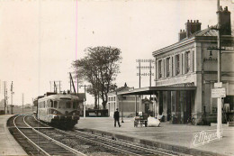 LES CLAYES SOUS BOIS La Gare De Villepreux Les Clayes - SM (train) - Les Clayes Sous Bois