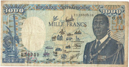 REP. CENTRAFRICAINE 1000 FRANCS 01.01.1988 # N.05 571494 P# 16 ELEPHANT - Centrafricaine (République)