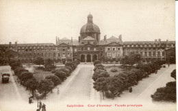 CPA - PARIS -SALPETRIERE - COUR D'HONNEUR - FACADE PRINCIPALE - Santé, Hôpitaux