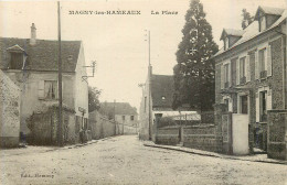 MAGNY LES HAMEAUX  La Place - Magny-les-Hameaux