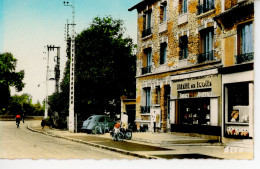 CPSM Ste Geneviève Des Bois Belle Animation Voiture 2cv Et Commerces - Sainte Genevieve Des Bois