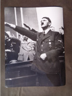 Hitler, Private Life... 18x24 Cm Reproduction Found In A Journalist's Archive * Ref. 087 - War, Military