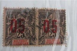 COLONIES ANJOUAN N°24Aa. CHIFFRES ESPACES TENANT A UN NORMAL Oblit. TTB COTE 30 EUROS VOIR SCANS - Unused Stamps