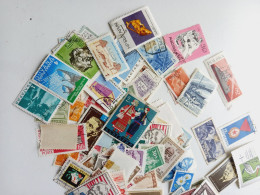 Lot 100 Timbres Monde Anciens - Lots & Kiloware (mixtures) - Max. 999 Stamps