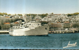 Paquebot Kairouan Dans Le Port D'Alger - Barcos