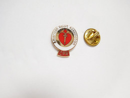 Beau Pin's Pins En EGF , Médical , American Heart Association , Cœur , Soins Cardiaques - Médical